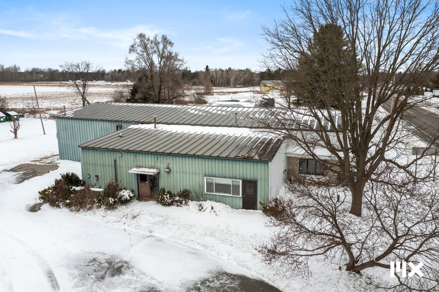 More Photos Of 21685 Northland Dr, Paris Distribution For Sale