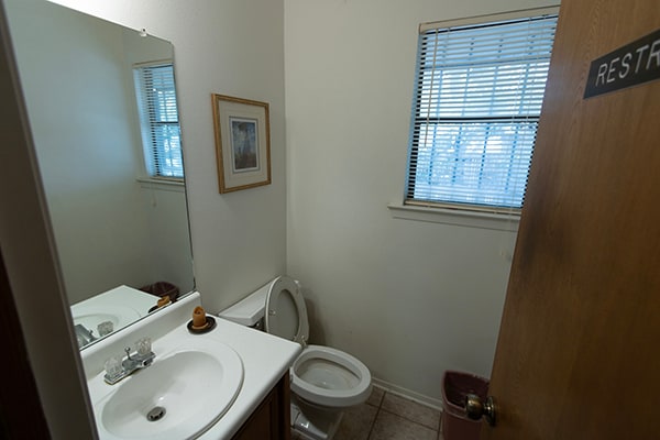 More Photos Of 1501 Southeast Pky, Azle Office For Sale