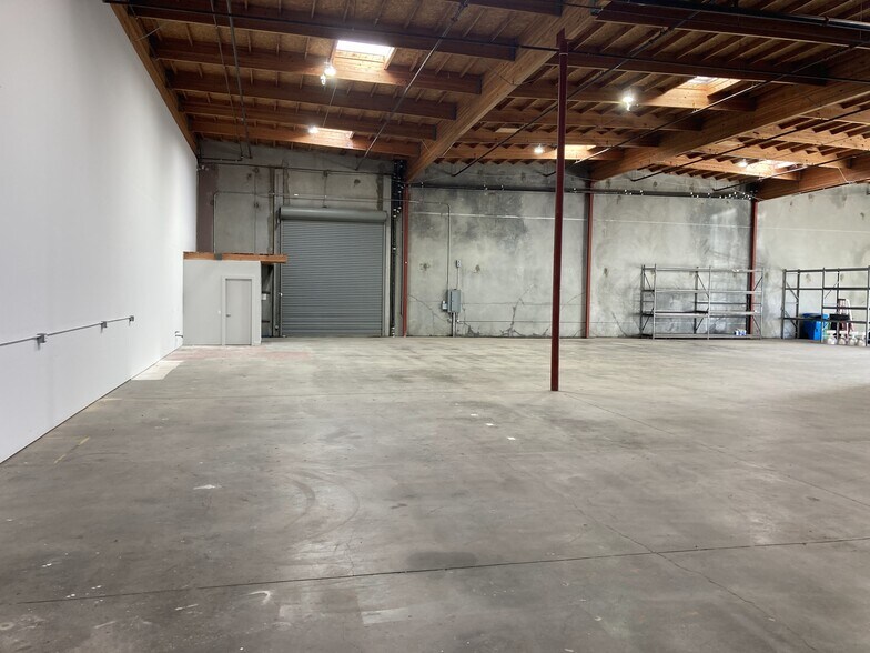 More Photos Of 1000 Quesada Ave, San Francisco Warehouse For Lease
