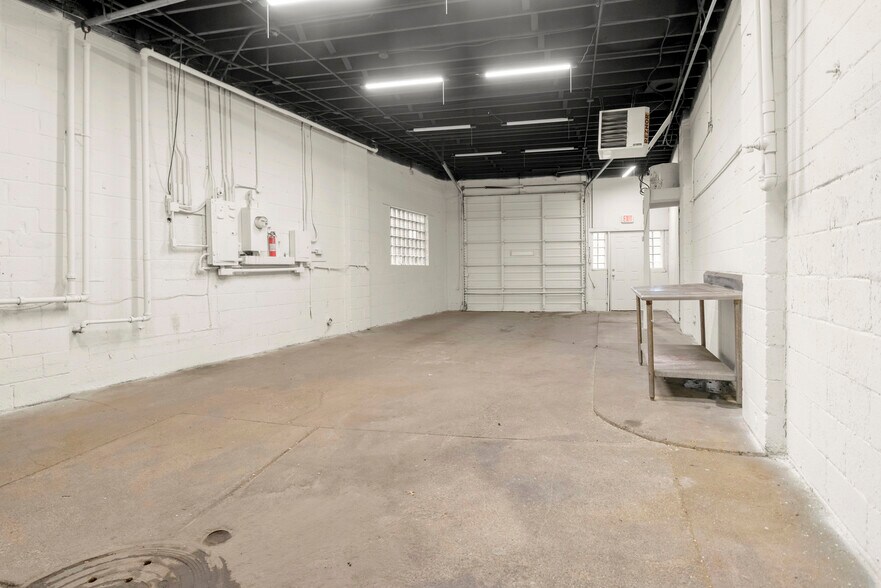More Photos Of 35812 W Michigan Ave, Wayne Carwash For Lease