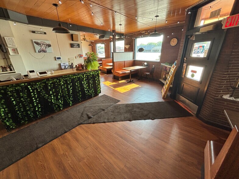 More Photos Of 180 Wooster Rd N, Barberton Restaurant For Sale