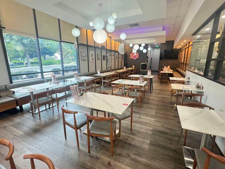 More Photos Of 27412 Antonio Pky, Ladera Ranch Storefront For Lease