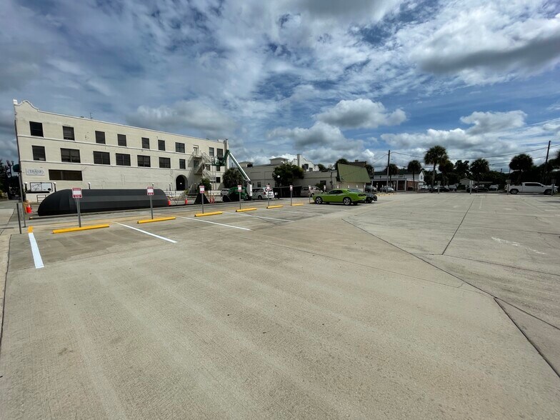 More Photos Of 113 S Woodland Blvd, Deland Land For Sale