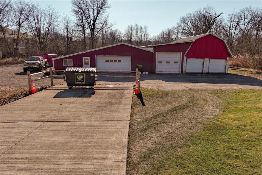 More Photos Of 33W109 Butterfield Rd, Batavia Industrial For Sale