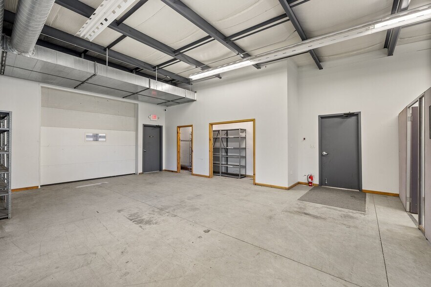 More Photos Of 9505 Emahiser rd, Caledonia Distribution For Sale