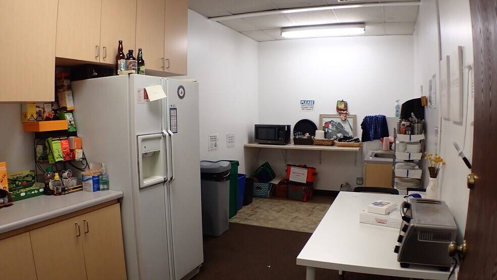 More Photos Of 2819-2829 Burton Ave, Burbank Warehouse For Lease