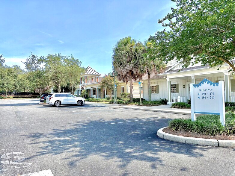 More Photos Of 910 Old Camp Rd, Lady Lake Medical For Lease
