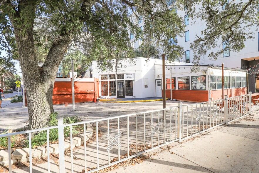 More Photos Of 5 SE 2nd Ave, Gainesville Fast Food For Lease