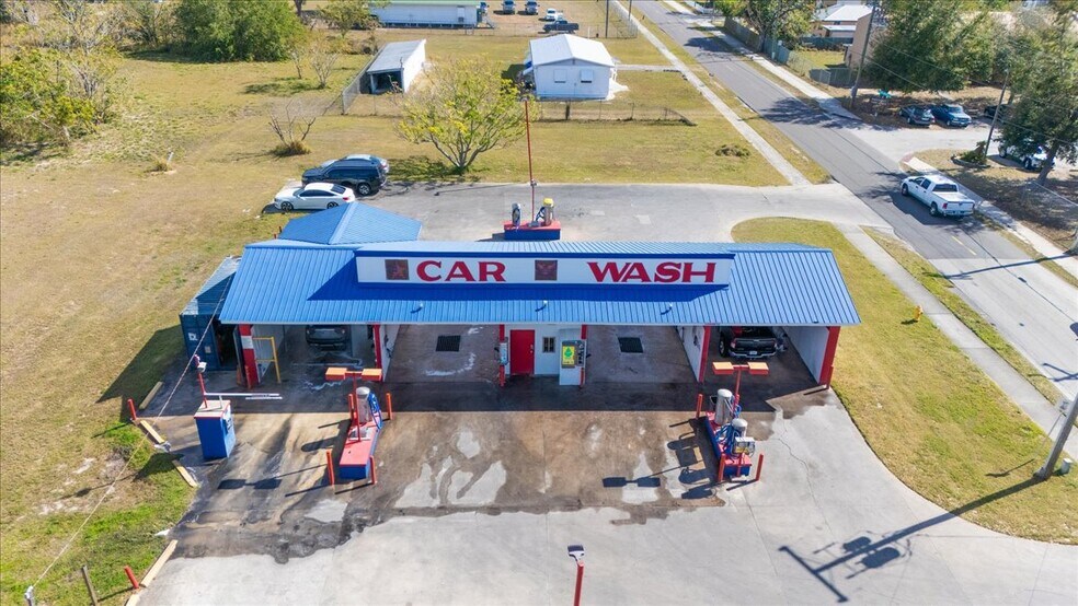Primary Photo Of 1030 W Hal McRae Blvd, Avon Park Carwash For Sale