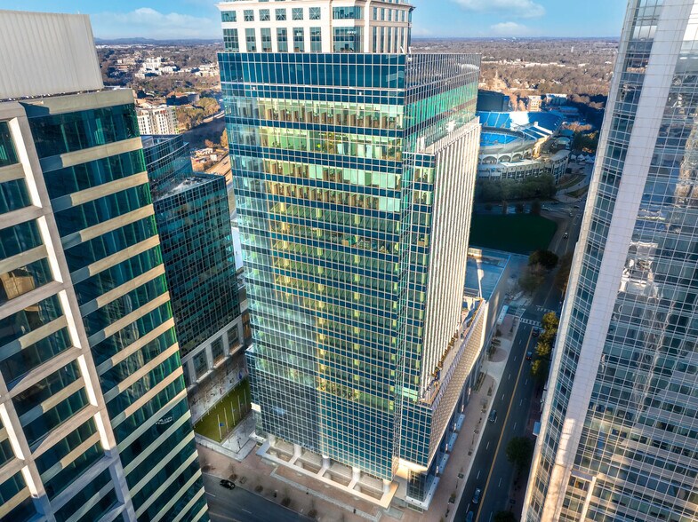 More Photos Of 600 S Tryon St, Charlotte Office For Lease