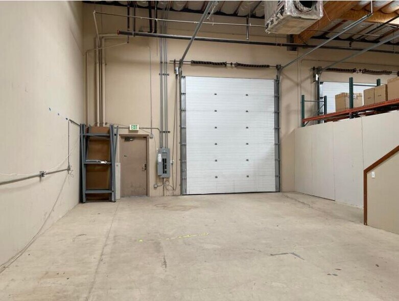 More Photos Of 72088 North Shore St, Thousand Palms Light Distribution For Lease