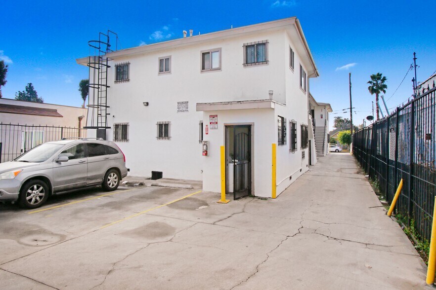 More Photos Of 811 W 97th St, Los Angeles Apartments For Sale