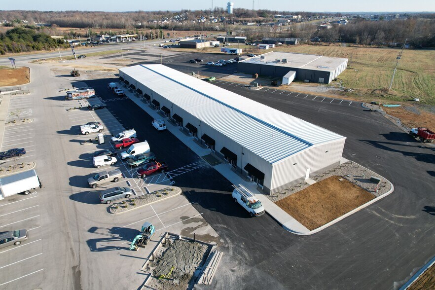 More Photos Of 4569 Dixie hwy, Elizabethtown Light Distribution For Lease