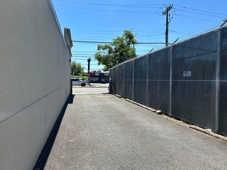 More Photos Of 4011 Hylan Blvd, Staten Island Storefront For Sale