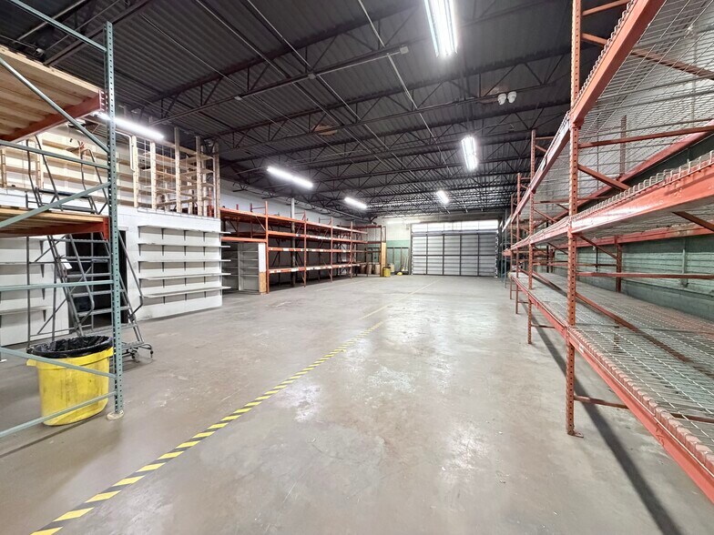 More Photos Of 13534 Floyd Cir, Dallas Light Manufacturing For Lease