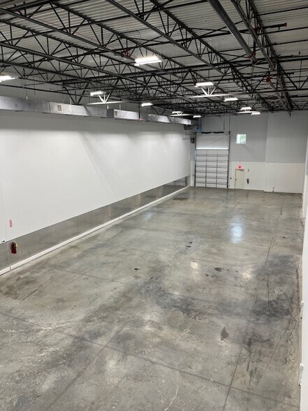 More Photos Of 1100 Lakeside Parkway, Flower Mound Industrial For Lease