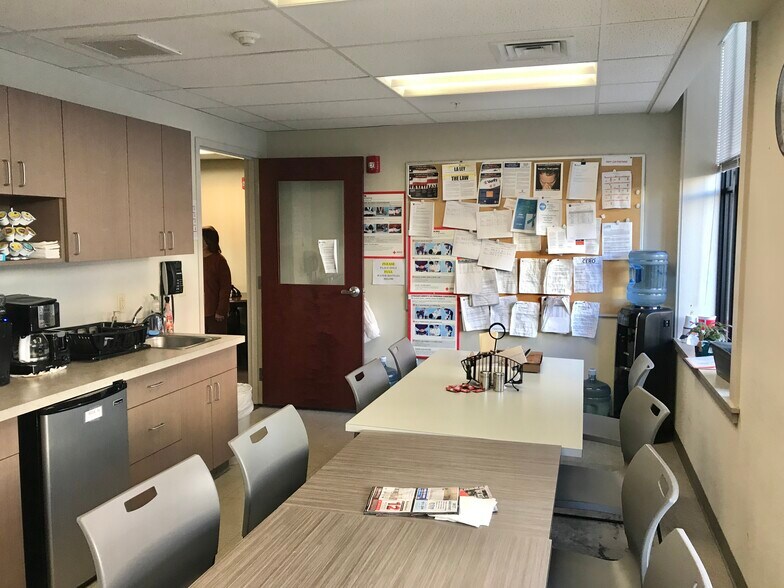 More Photos Of 202 N Duke St, Lancaster Office For Sale