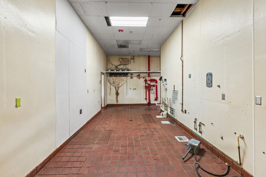 More Photos Of 1197 Lakes Blvd, Lake Park Fast Food For Lease