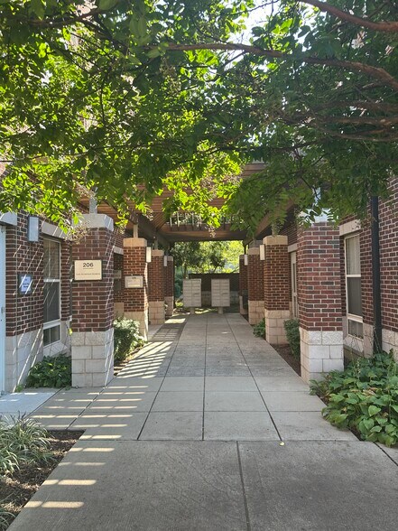 More Photos Of 21165 Whitfield Pl, Sterling Medical For Lease