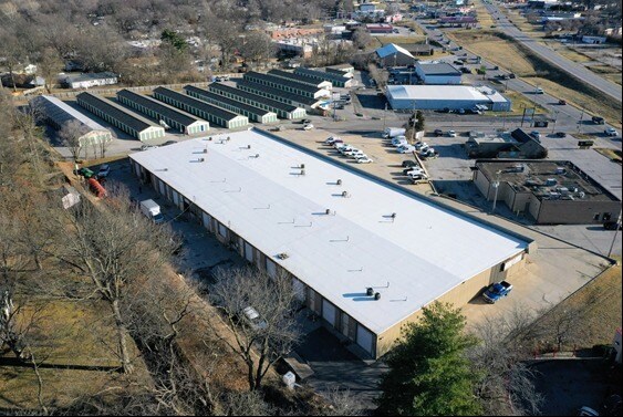 More Photos Of 9620 E State Route 350, Raytown Light Distribution For Lease