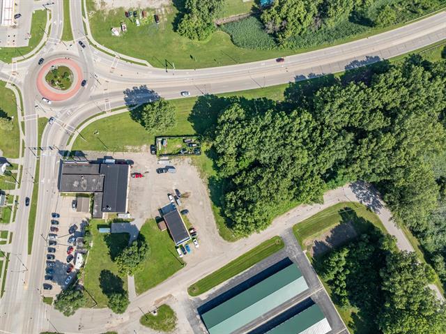 More Photos Of 1006 Velp Ave, Green Bay Freestanding For Sale