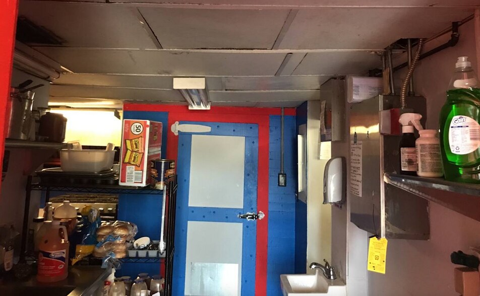 More Photos Of 115 Springfield St, Dayton Storefront Retail Residential For Lease