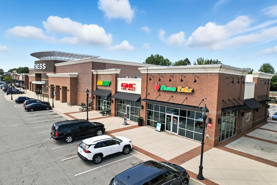 More Photos Of 208-278 Harvey St, Winston-Salem Storefront For Lease