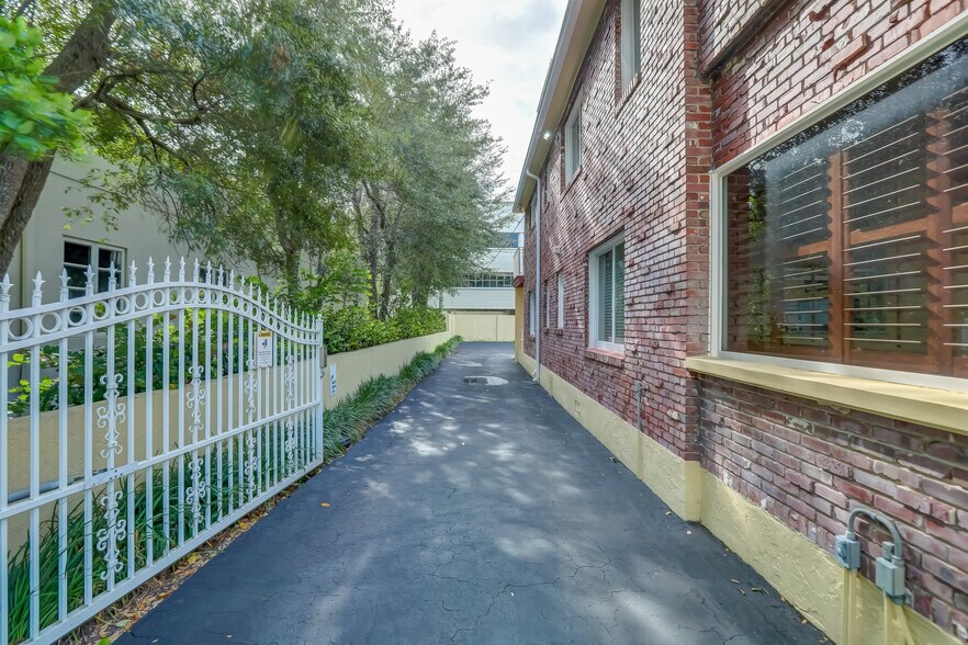 More Photos Of 8 SE 8th St, Fort Lauderdale Office For Lease