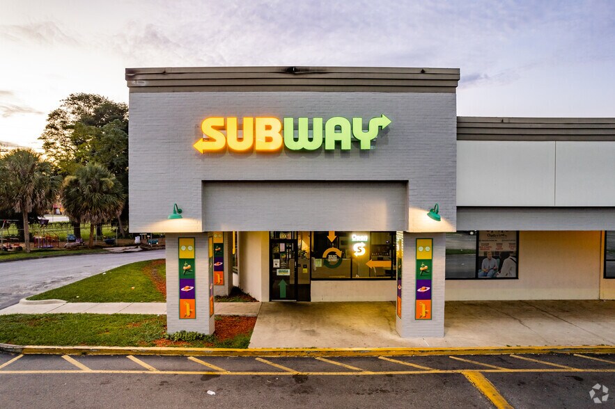 More Photos Of 4300 Clarcona Ocoee Rd, Orlando General Retail For Sale