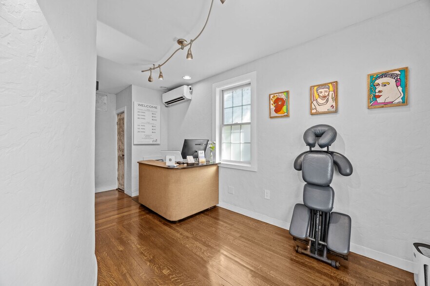 More Photos Of 182 Commercial St, Provincetown Storefront For Sale