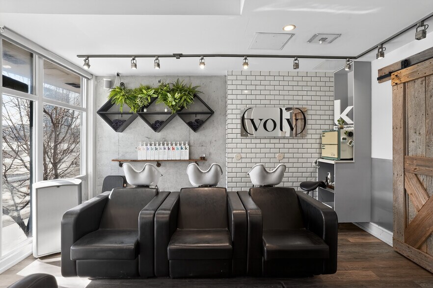 More Photos Of 8 Telegram Mews, Toronto Apartments For Sale