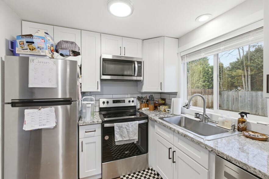 More Photos Of 137 Tanglewood Dr, Jefferson Multifamily For Sale