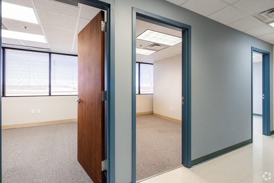 More Photos Of 100 Market Place Blvd, Cartersville Unknown For Lease