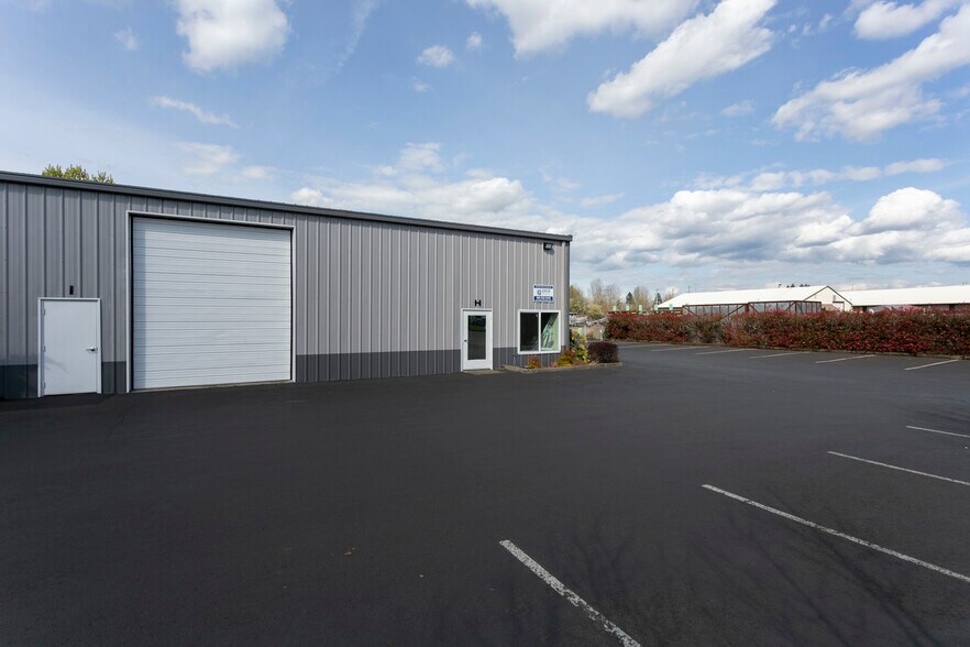 More Photos Of 5405 SE Alexander St, Hillsboro Warehouse For Lease