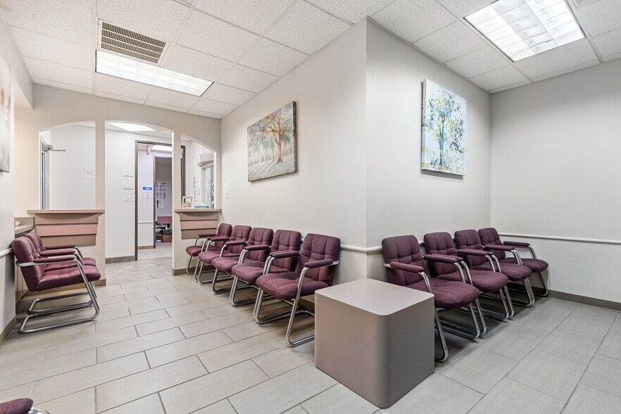 More Photos Of 8363 Meadow Rd, Dallas Office For Sale