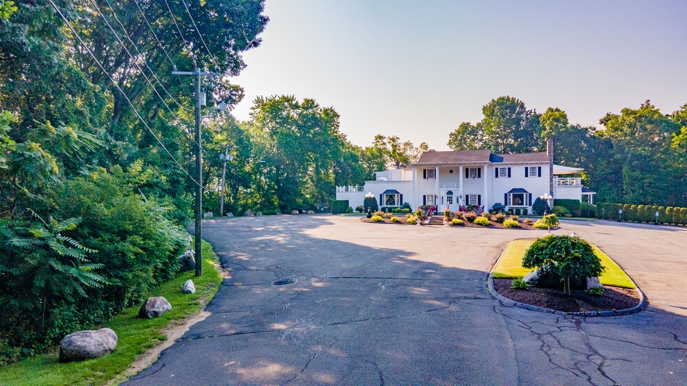 More Photos Of , Brookfield Unknown For Sale