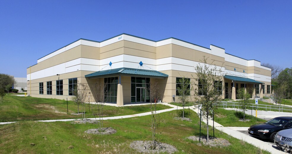More Photos Of 9007 Tuscany Way, Austin Warehouse For Lease