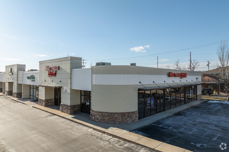 More Photos Of 1750 Loucks Rd, York Supermarket For Lease