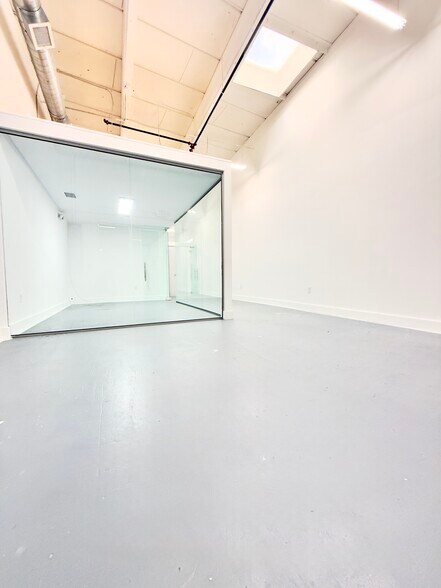 More Photos Of 350-370 NE 75th St, Miami Office For Lease