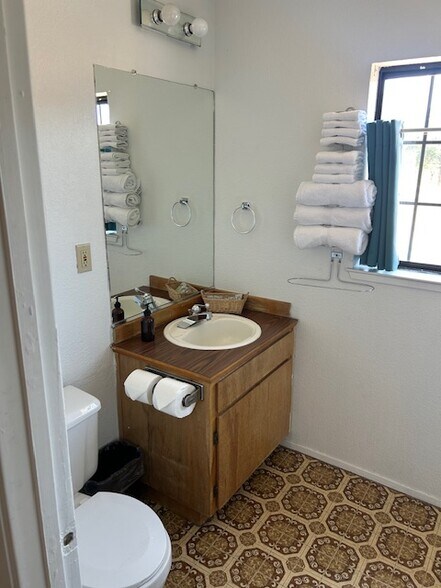 More Photos Of 14 Saint Andrews Rd, Valley Springs Hotel For Sale