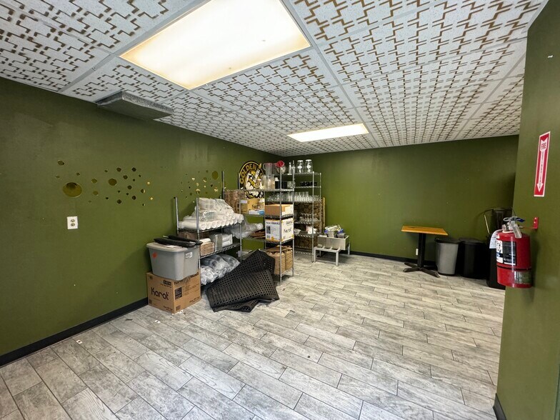 More Photos Of 1803-1813 N Elm St, Denton Restaurant For Lease