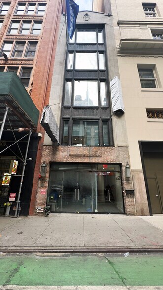 More Photos Of 13 W 38th St, New York Office For Lease
