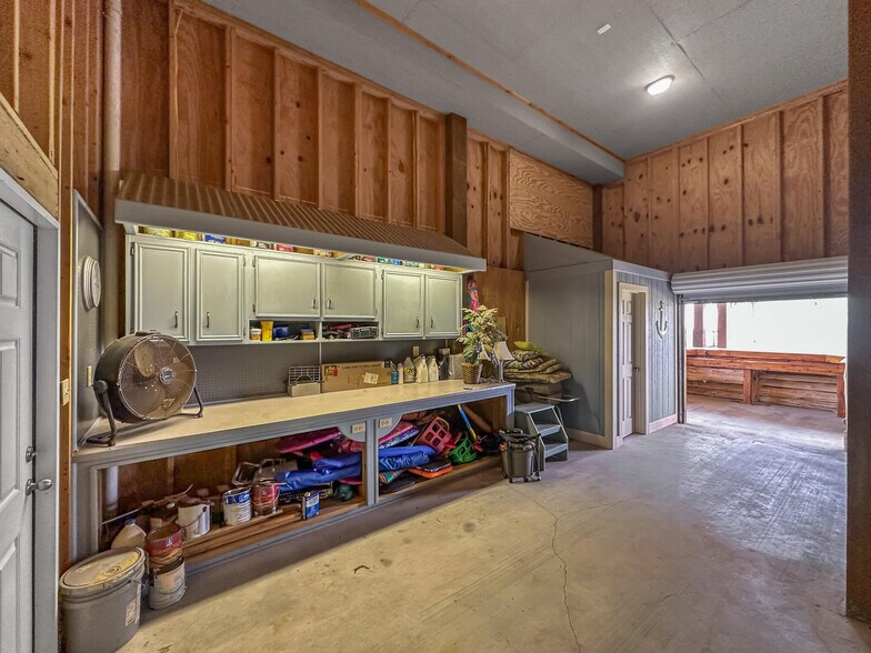 More Photos Of 944 Raymond, Crystal Beach Specialty For Sale