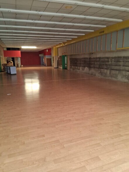 More Photos Of 108-112 E Main St, Belleville General Retail For Sale