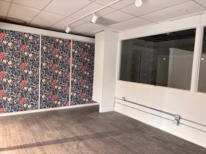 More Photos Of 901 N West St, Raleigh Showroom For Lease