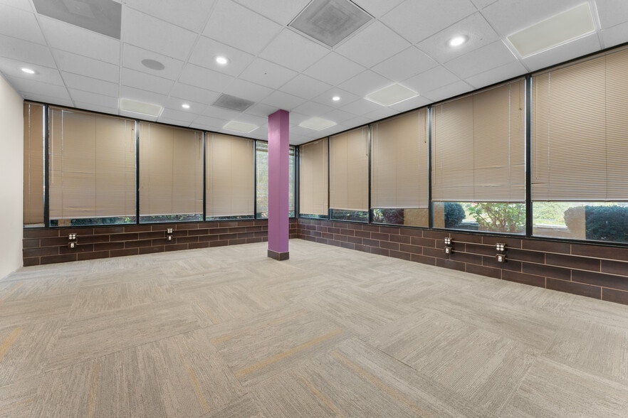 More Photos Of 7373 Comfort Inn Dr, Warrenton General Retail For Sale