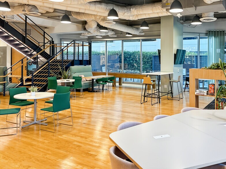 More Photos Of 555 Anton Blvd, Costa Mesa Coworking Space