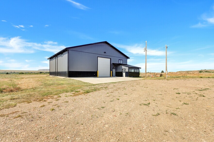 Primary Photo Of 12 Dracut Hill Rd, Vaughn Industrial For Sale