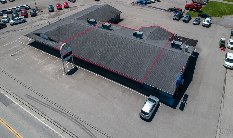 More Photos Of 708 Ekastown Rd, Sarver General Retail For Sale