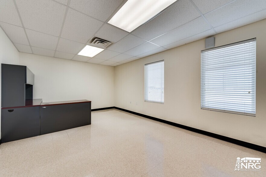 More Photos Of 1591 S US Highway 385, Andrews Warehouse For Lease